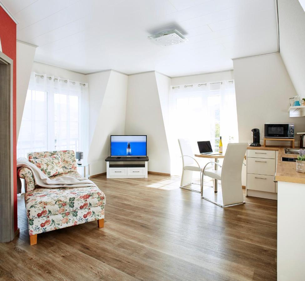 Apartment mit Balkon
